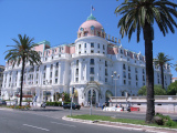 Nizza_Hotel_Le_Negresco_CCBYSA2.0_Seve_Cadman-at-flickr
