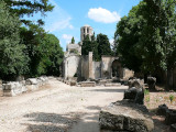 Alyscamps in Arles CCBYSA Hawobo-at-wikimedia.commons
