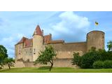Burg in Châteauneuf-en-Auxois CCBYSA3.0 Pline@wikimedia.commons 
