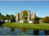 Hever Castle CC BY-SA 2.0 Dr. Neil Clifton@wikimedia.commons 